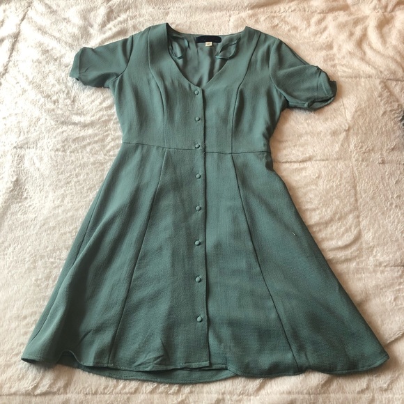 Green dress - Picture 6 of 8